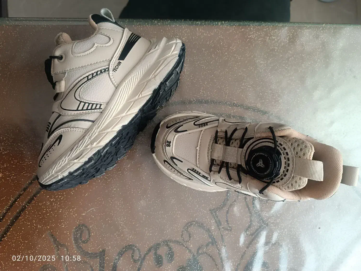 کفش بچگانه|کفش و لباس بچه|هشتگرد, شهرک مهستان ۱|دیوار