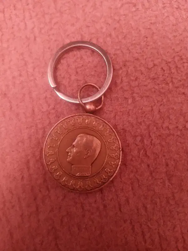 مدال قدیمی|کلکسیون سکه، تمبر، اسکناس|بروجرد, |دیوار