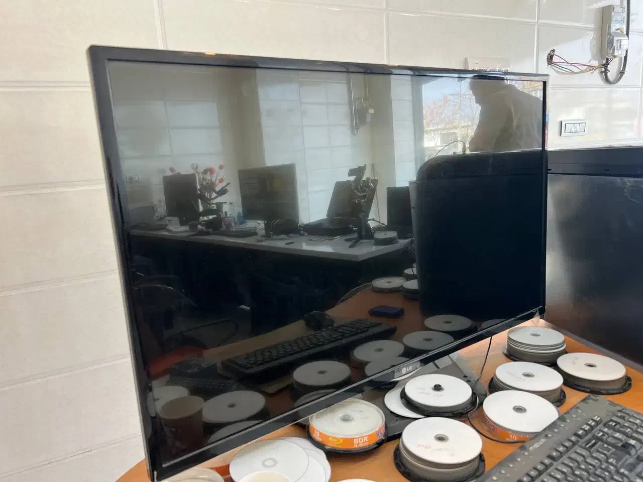 LED کاملا نو|تلویزیون و پروژکتور|بانه, |دیوار