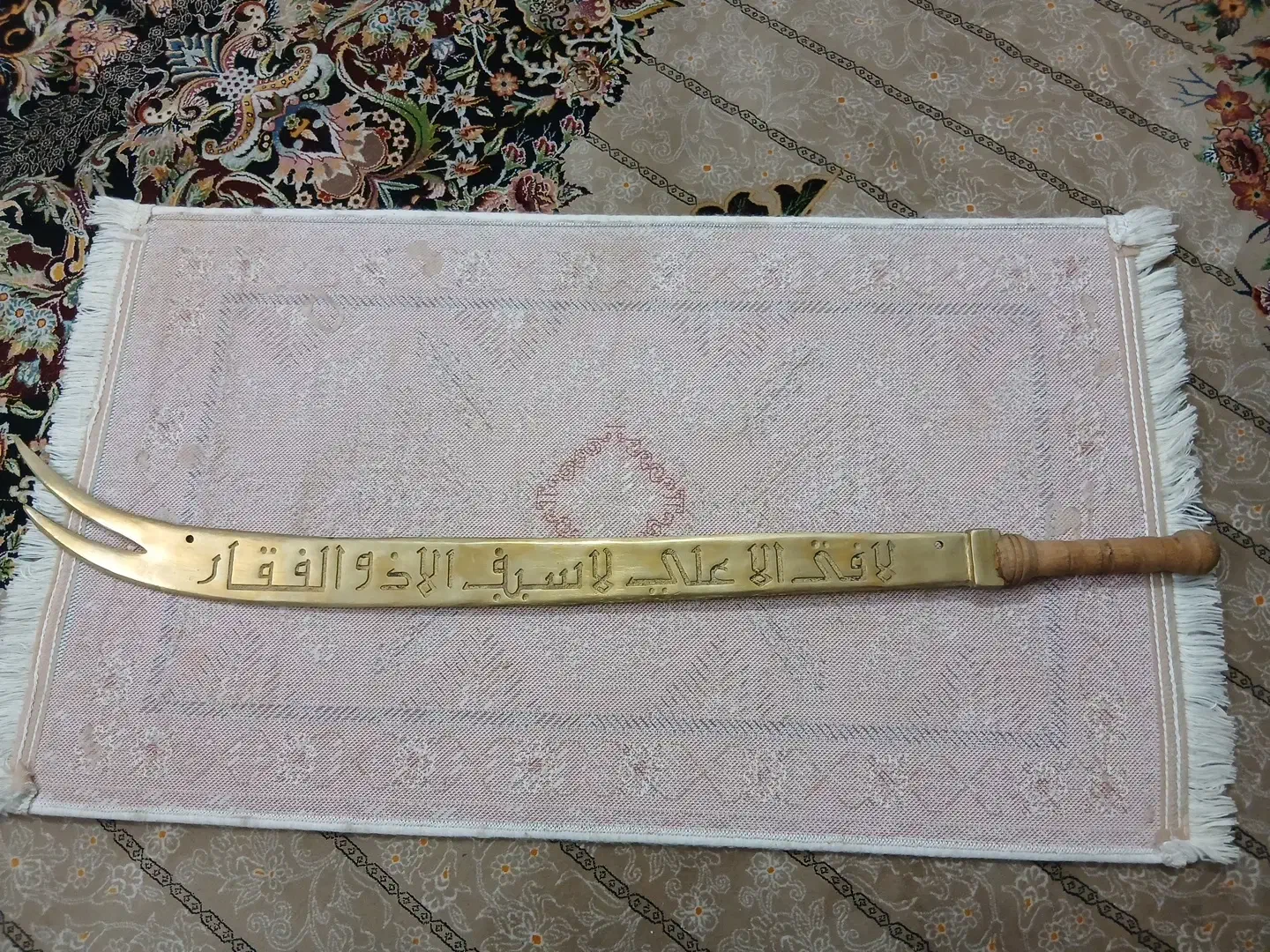 دکوری برنجی منقش به لافتی|کلکسیون اشیاء عتیقه|تهران, خلیج فارس|دیوار