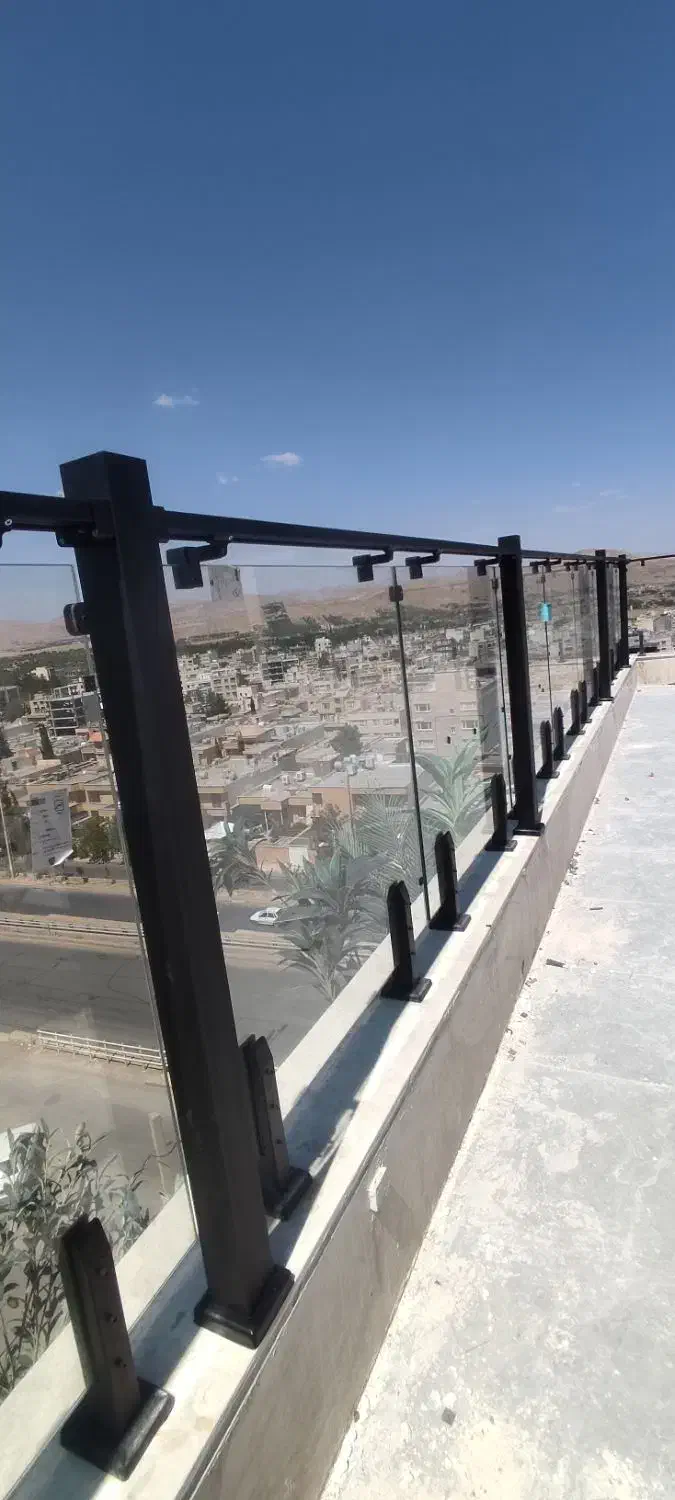 اجرای تخصصی انواع نرده های شیشه ای|خدمات پیشه و مهارت|شیراز, فرهنگ شهر|دیوار