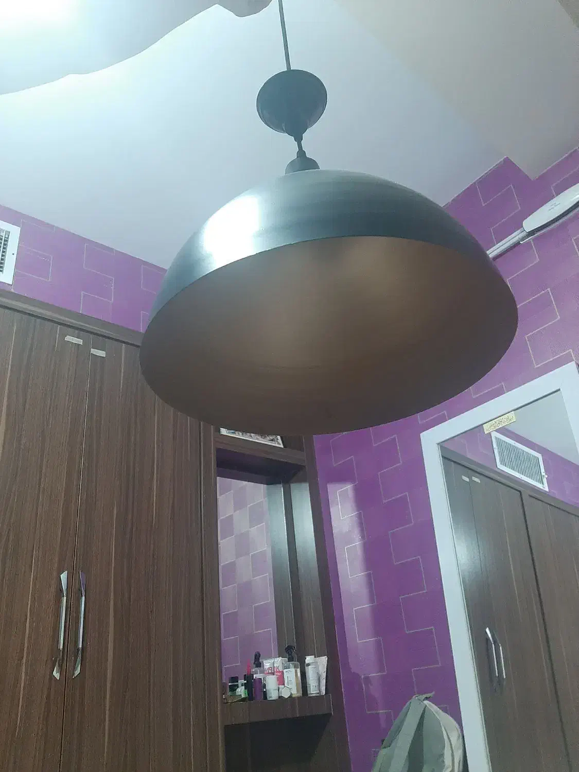 لوستر|لوستر و چراغ آویز|اصفهان, خواجه عمید|دیوار