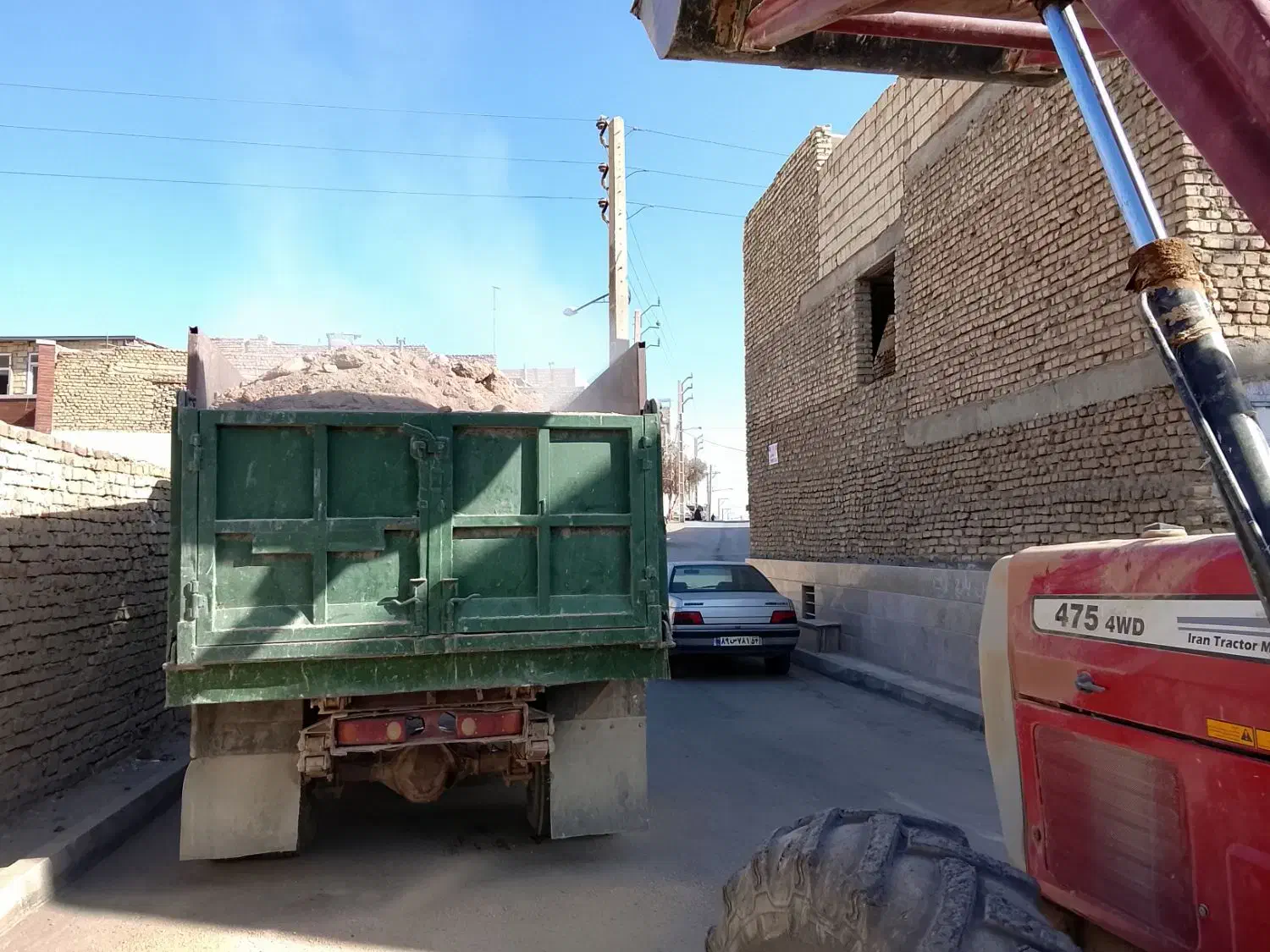 نیاز به راننده تراکتور .خاور.|استخدام حمل و نقل|یزد, |دیوار