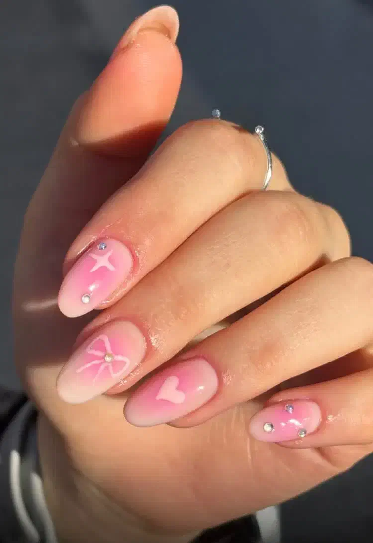 کاشت ناخن|خدمات آرایشگری و زیبایی|بافق, |دیوار