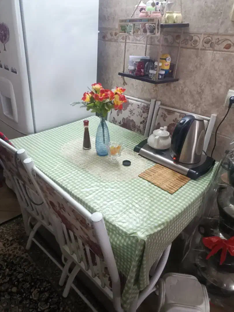 میز و صندلی ناهار خوری چهار نفره فلزی|میز و صندلی غذاخوری|اصفهان, قائمیه|دیوار