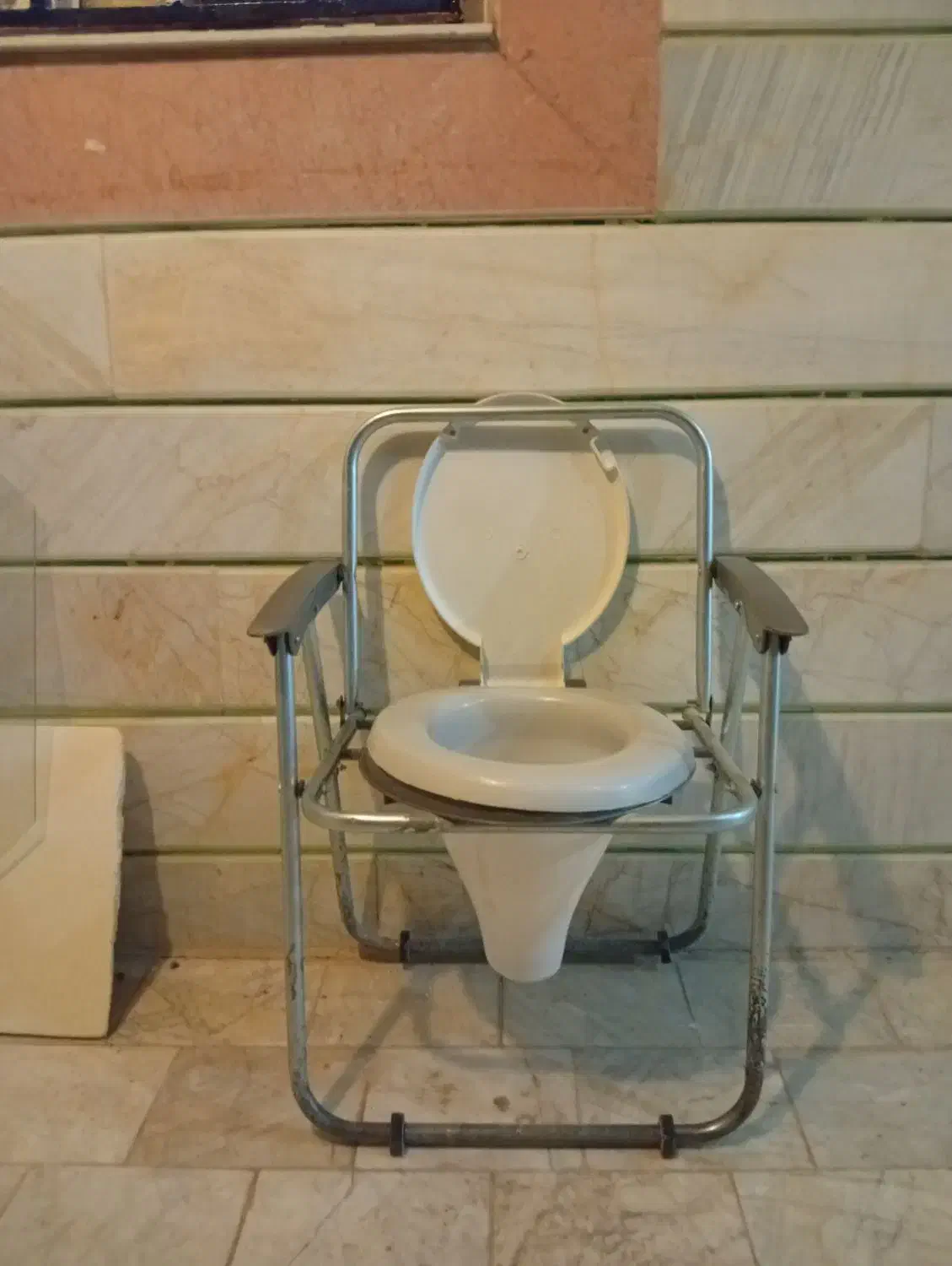 دستشویی فرنگی|لوازم سرویس بهداشتی|نهاوند, |دیوار