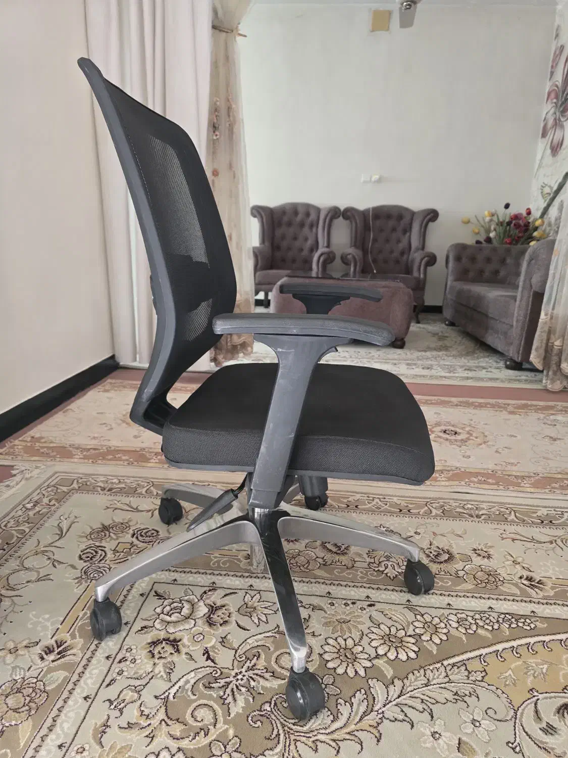 صندلی لیو|مبلمان اداری|اهواز, فرهنگ شهر|دیوار