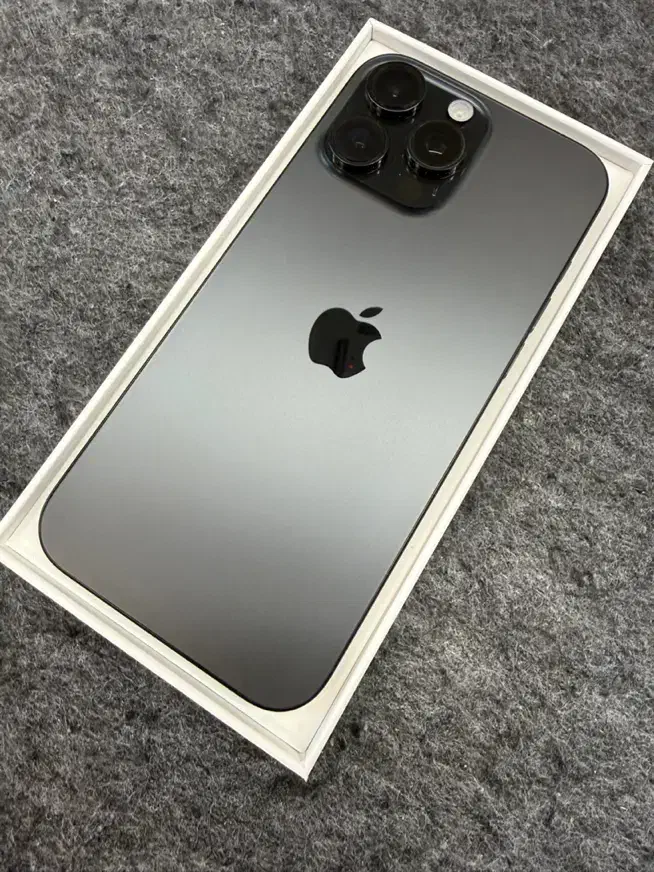 iphone 16 pro max zaa|موبایل|اصفهان, کوی امام|دیوار