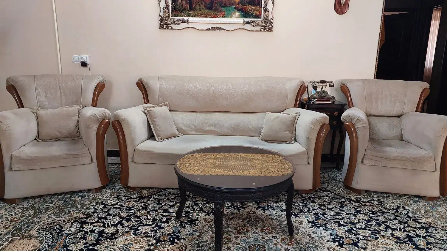 مبل راحتی و جلو مبلی|مبلمان خانگی و میز عسلی|الوند, |دیوار