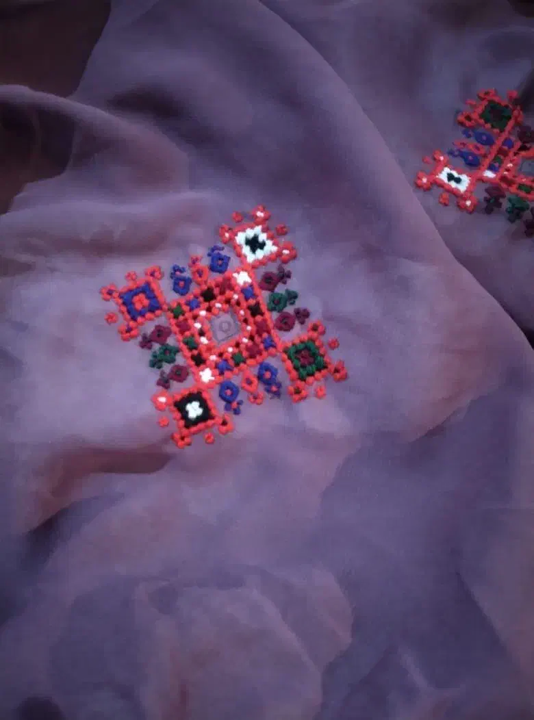 دوزنده لباس بلوچی با دوخت تضمینی|لباس|ایرانشهر, |دیوار