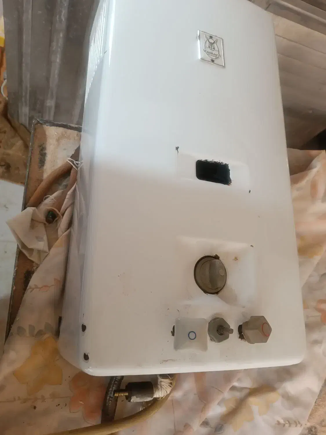 ابگگرمکن گازی دیواری سالم|آبگرمکن، پکیج، شوفاژ|چالوس, |دیوار