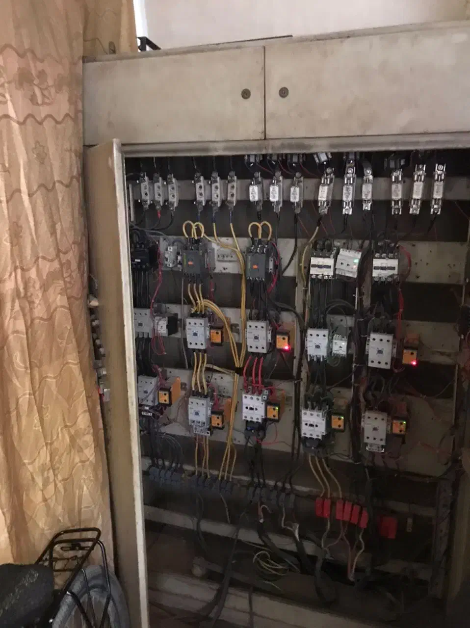 خدمات برق آرمان|خدمات پیشه و مهارت|اهواز, سپیدار|دیوار