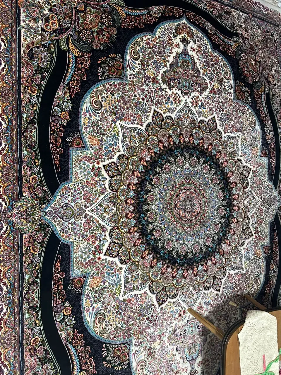 ۲عدد فرش ۹ متری ۷۰۰شانه تخفیف دارد|فرش|ساری, |دیوار