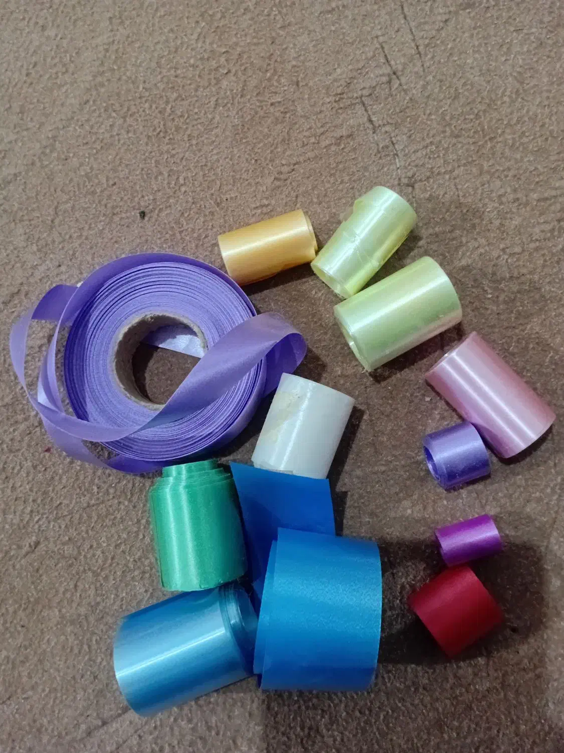 مقداری روبان برای کاردستی بچها|اسباب‌‌بازی|اردکان, |دیوار