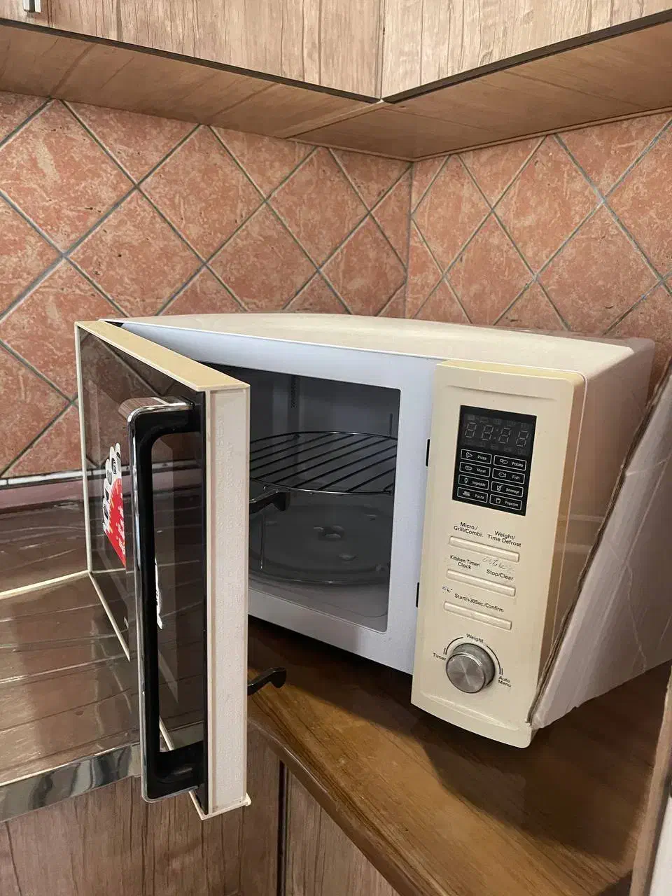 ماکروویو 36لیتری 1000وات کم کار|اجاق گاز و لوازم برقی پخت‌وپز|خمینی‌شهر, |دیوار