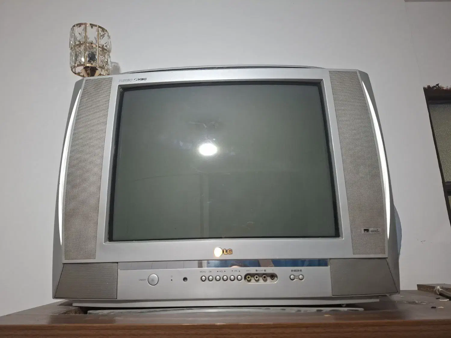 تلوزیون ۲۱ اینچ|تلویزیون و پروژکتور|زاهدان, |دیوار