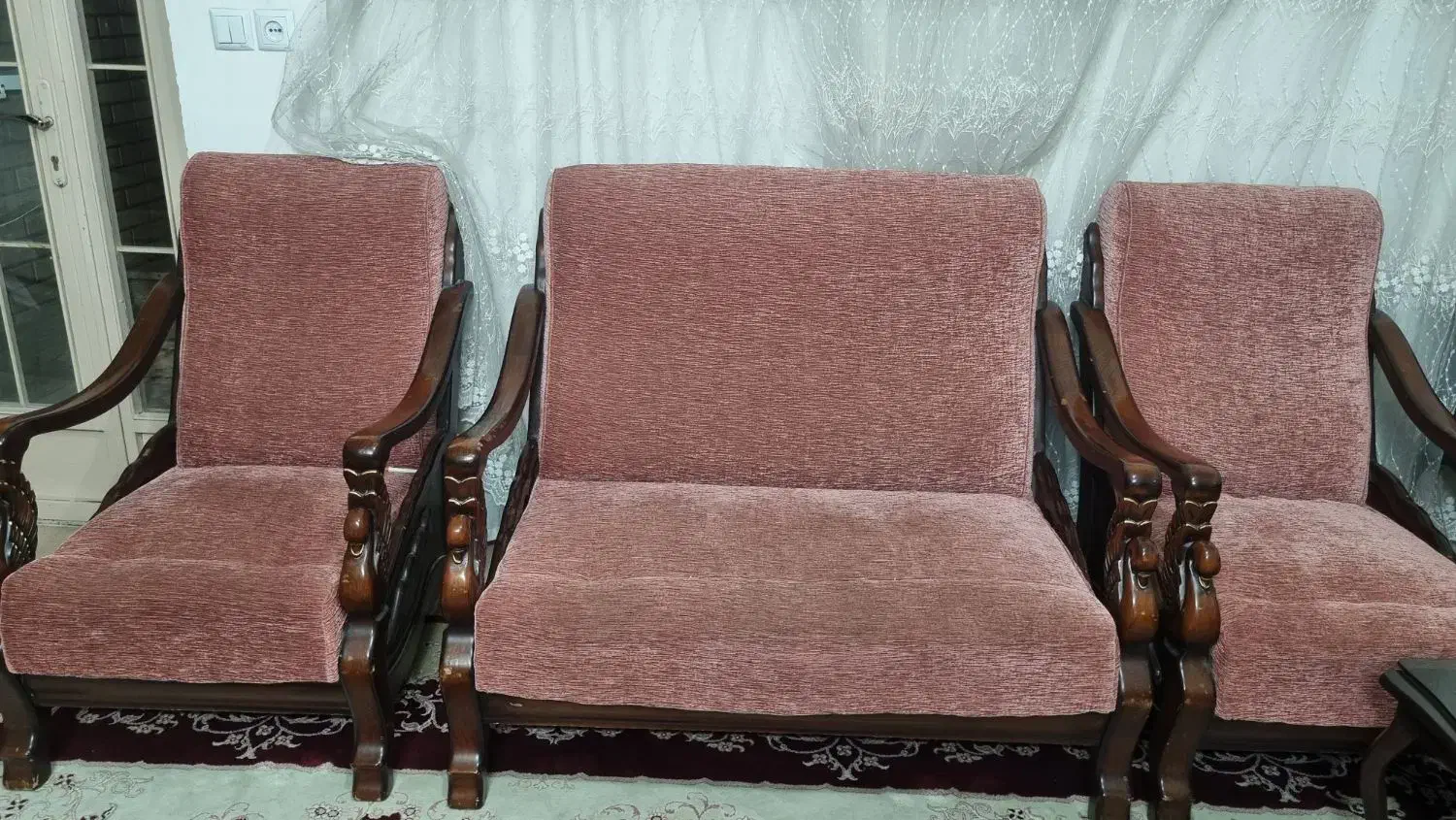 مبل چوبی با کیفیت با پارچه ترک|مبلمان خانگی و میز عسلی|فلاورجان, |دیوار