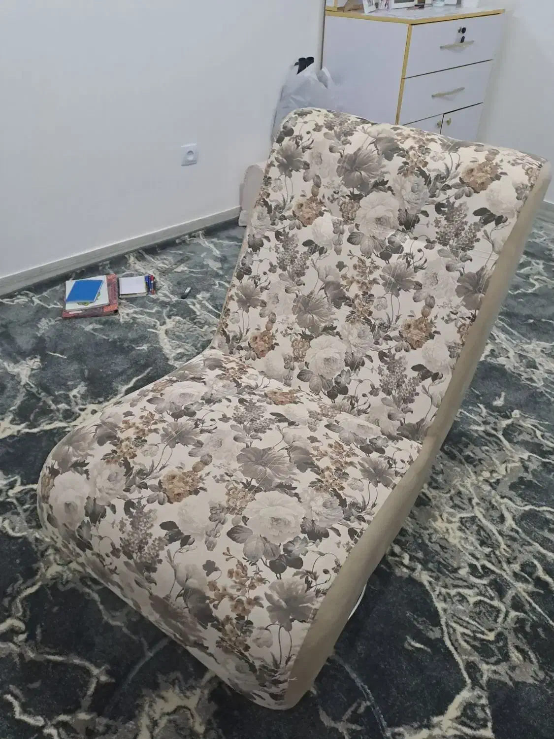 صندلی گردون|صندلی و نیمکت|ابهر, |دیوار