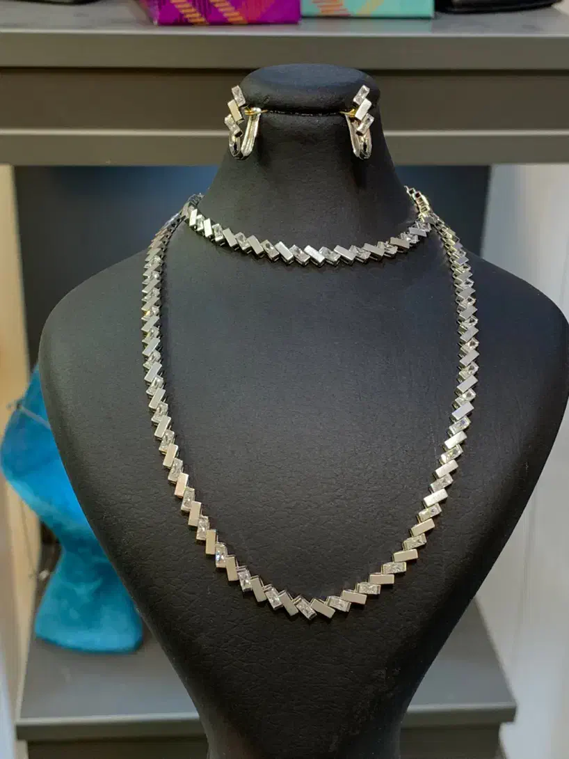 سرویس طلای سفید در حد نو|جواهرات|قم, سالاریه|دیوار