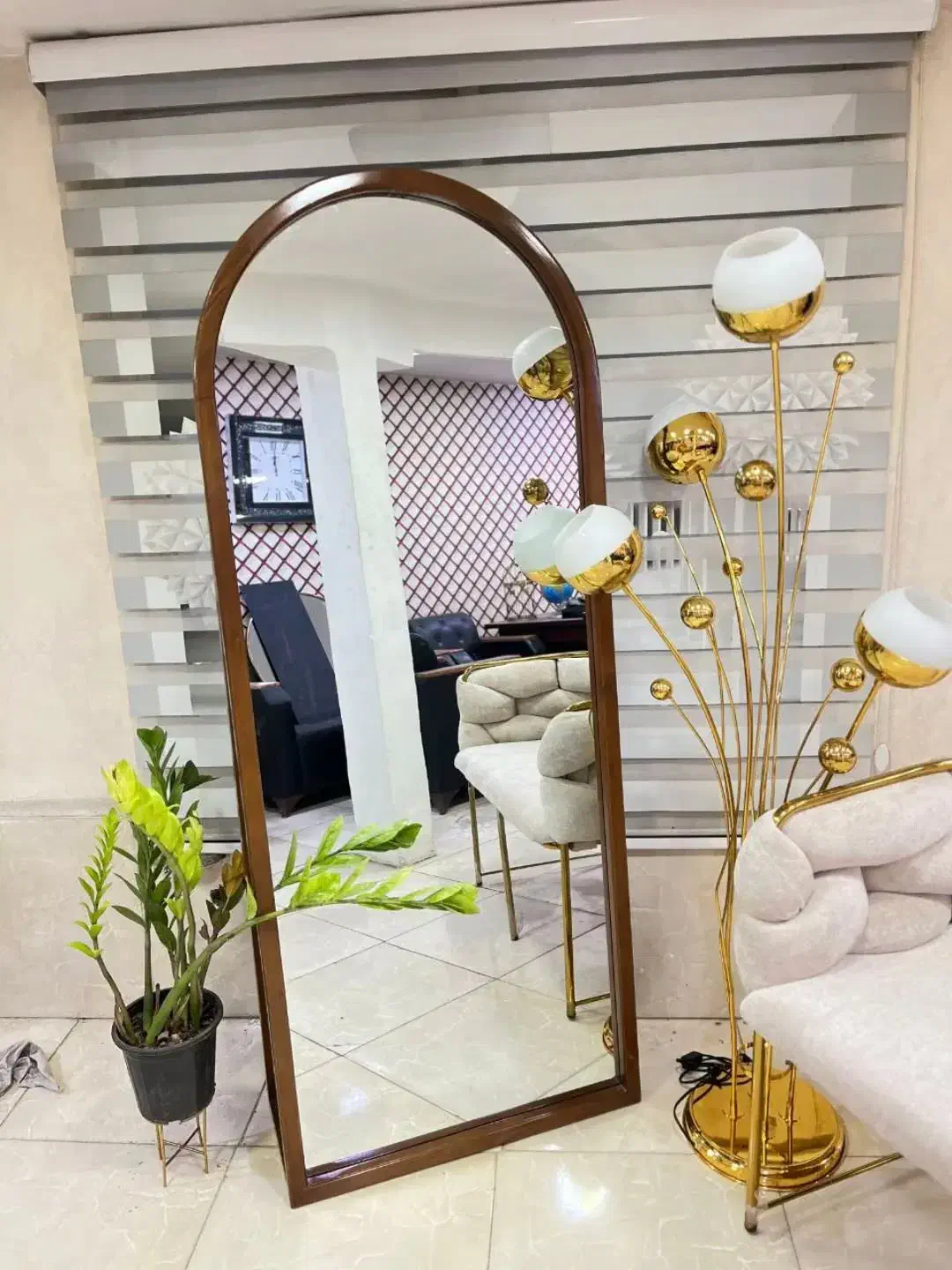 آینه قدی دفرمه|آینه|مسجد سلیمان, |دیوار