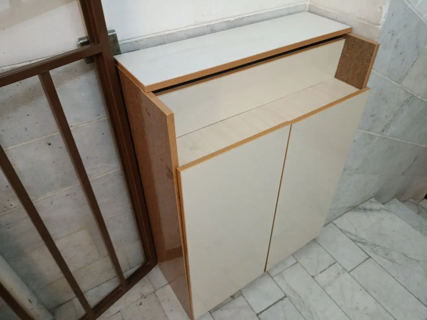 جاکفشی|جاکفشی، کمد، دراور|یزد, |دیوار