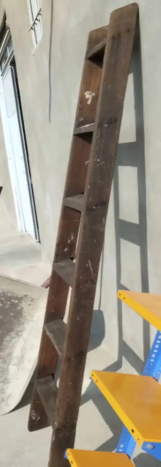 نردبان چوبی ۶ پله چوب جنگلی .روغن خورده سالم ونو|ابزارآلات|شریفآباد, |دیوار