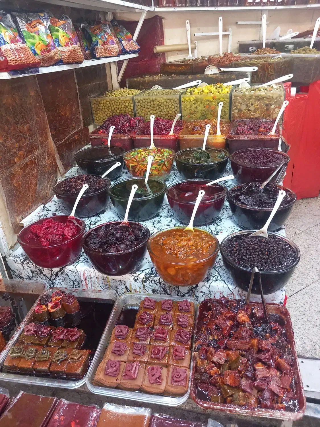 فروشنده لواشک و ترشک‌|استخدام بازاریابی و فروش|قم, ارم|دیوار