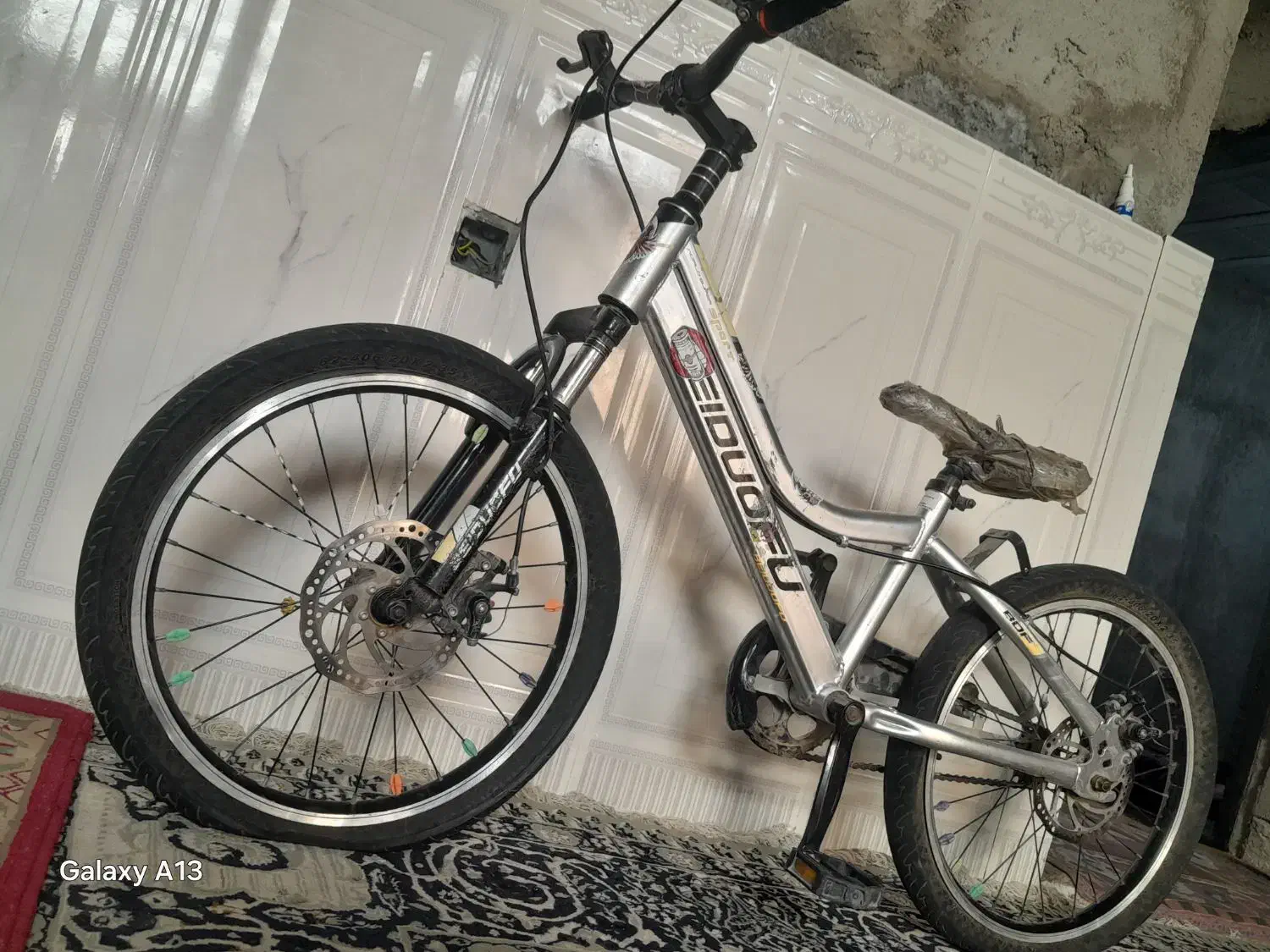 دوچرخه|دوچرخه، اسکیت، اسکوتر|خمیر, |دیوار