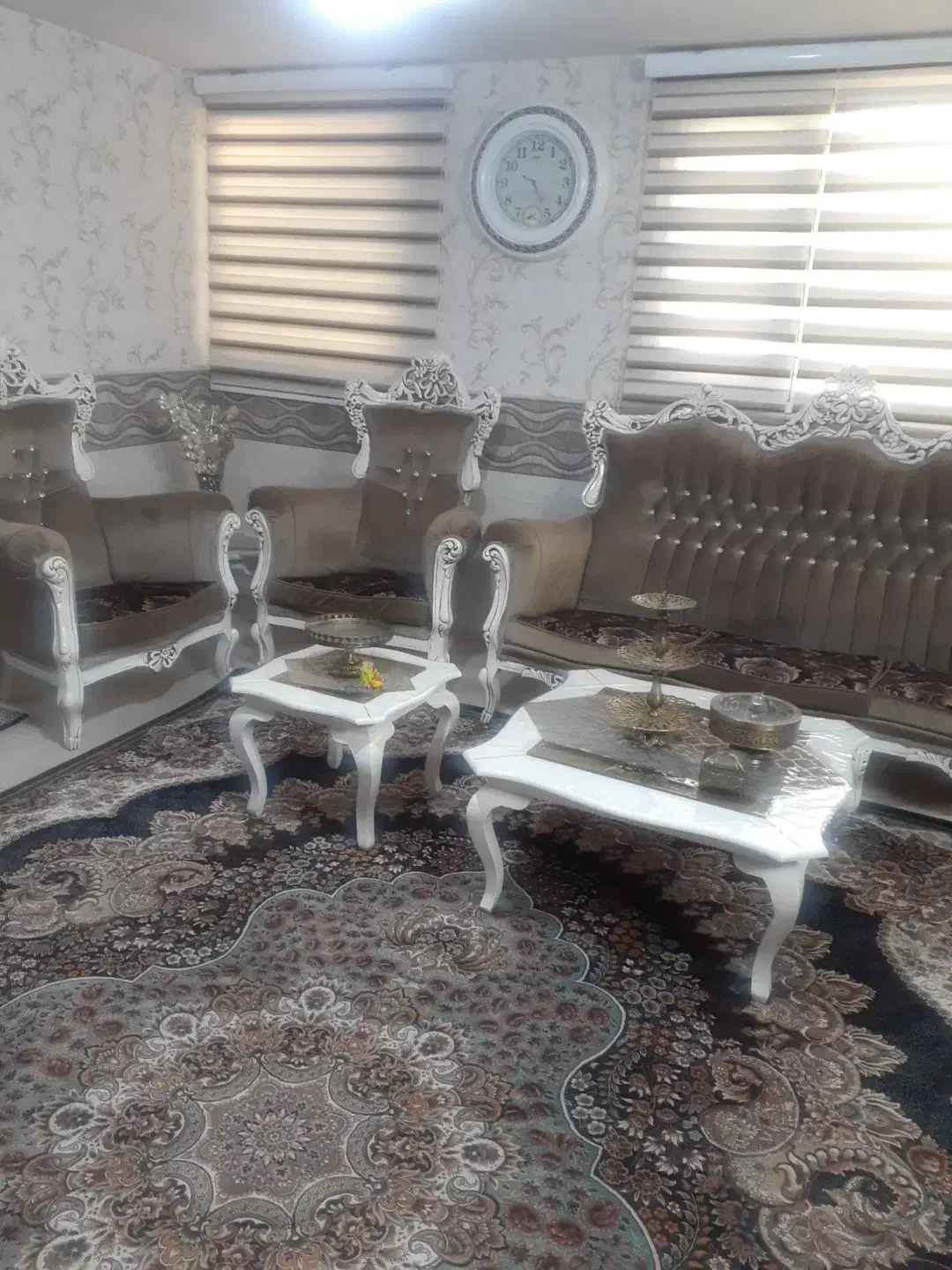 مبل سلطنتی در حد نو|مبلمان خانگی و میز عسلی|قم, شاه ابراهیم|دیوار