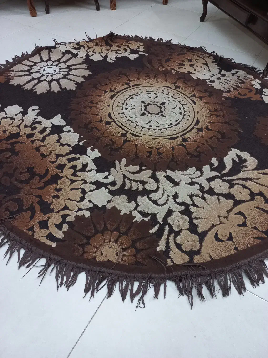 فرش گرد|فرش|رودهن, |دیوار