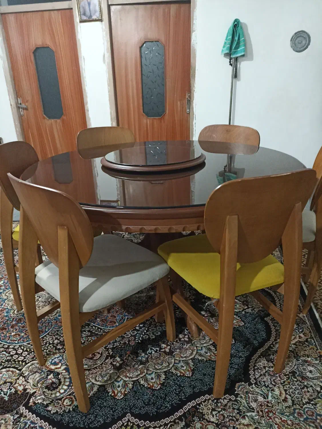 وچد|میز و صندلی غذاخوری|ماکو, |دیوار