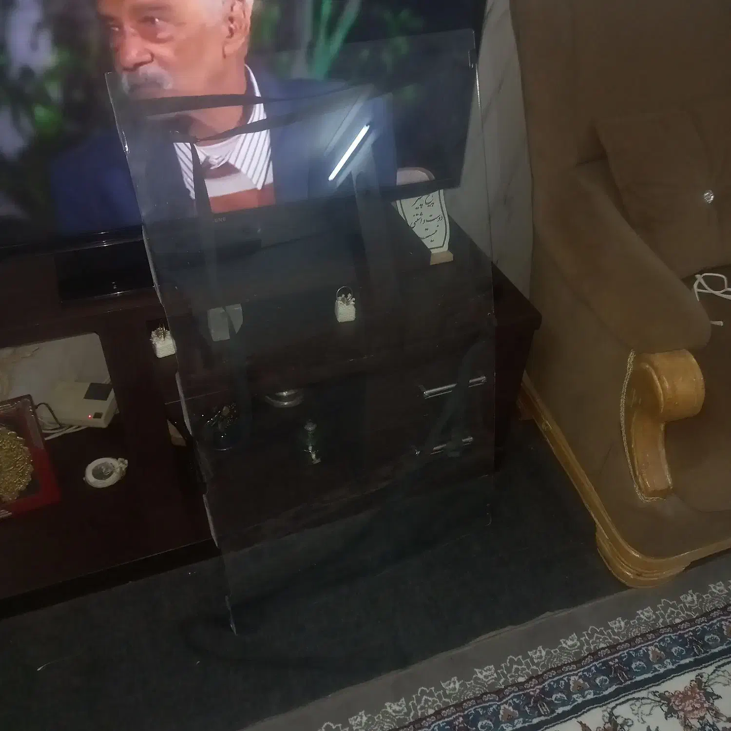 محافظ تلویزیون|تلویزیون و پروژکتور|جهرم, |دیوار