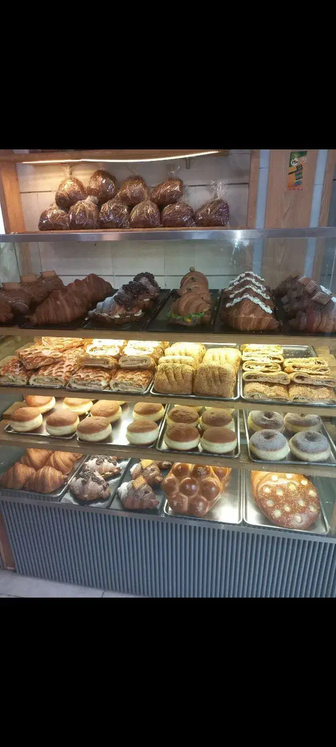 یه یک فروشنده خانم برای نان فانتزی نیازمندیم|استخدام خدمات فروشگاه و رستوران|ابهر, |دیوار