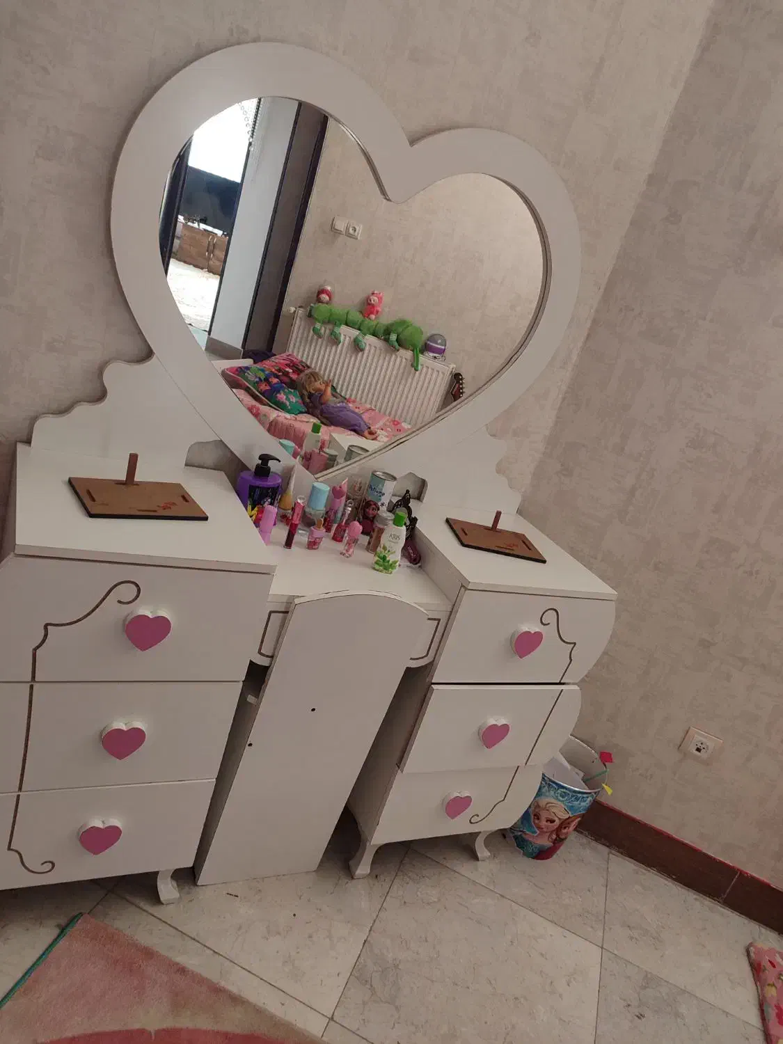 بخاطر جابه جای میفروشم|تخت و سرویس خواب|نجفآباد, امیرآباد|دیوار