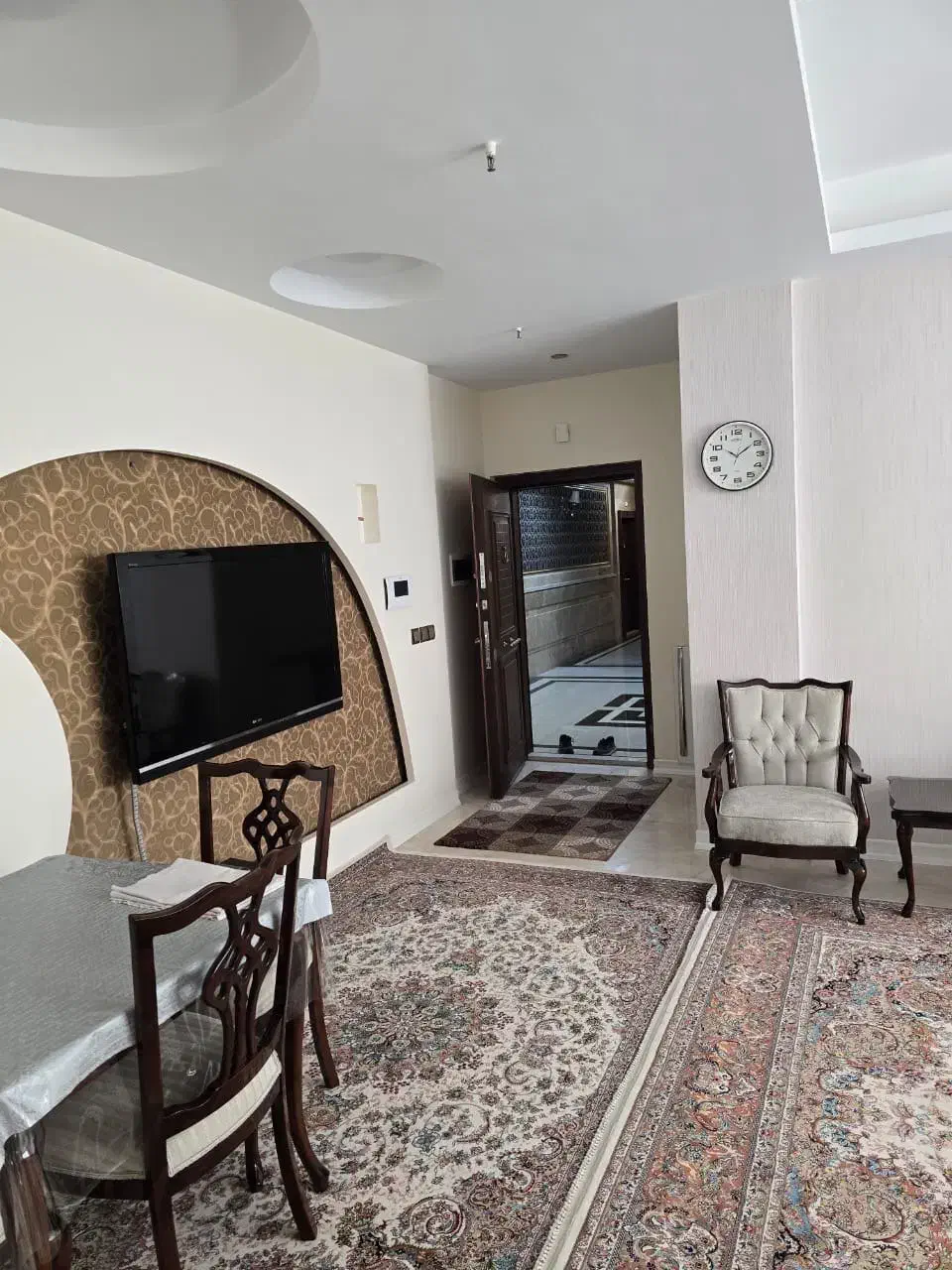 ۷۰ متر برج مجلل رویال کلاسیک، سوسن آبادی