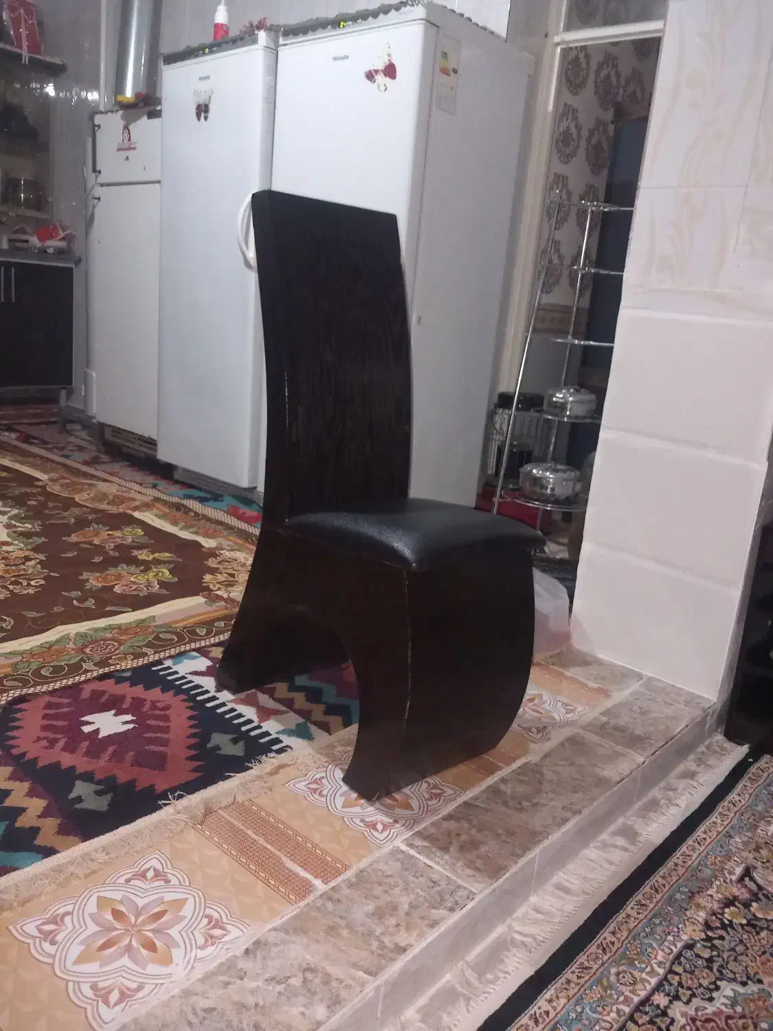 میز نهارخوری ۶ نفره گرد کاملا سالم ۸۰۰۰۰۰۰|میز و صندلی غذاخوری|جیرفت, |دیوار