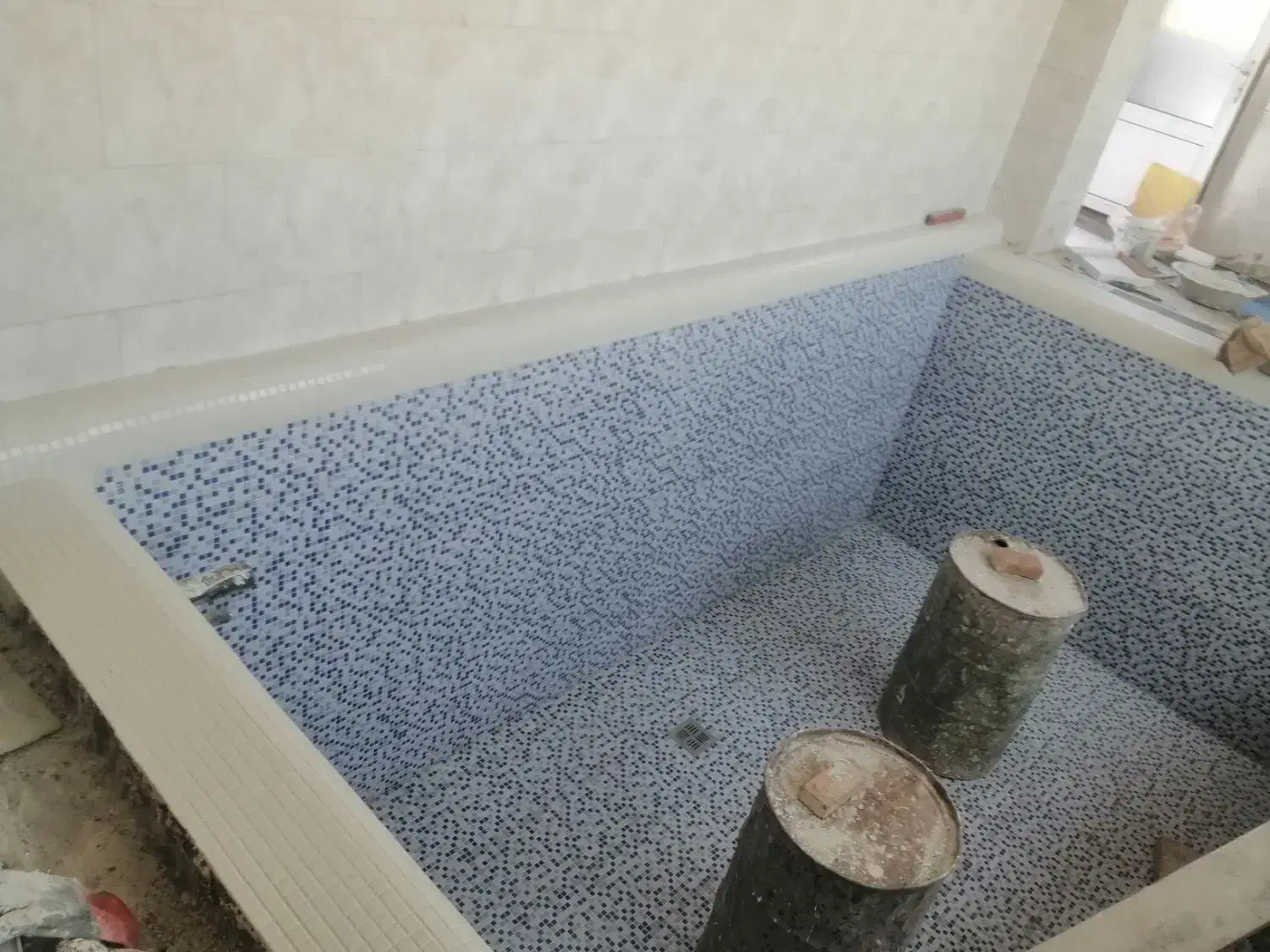 کاشی‌کاری استخر جکوزی|خدمات پیشه و مهارت|اهر, |دیوار