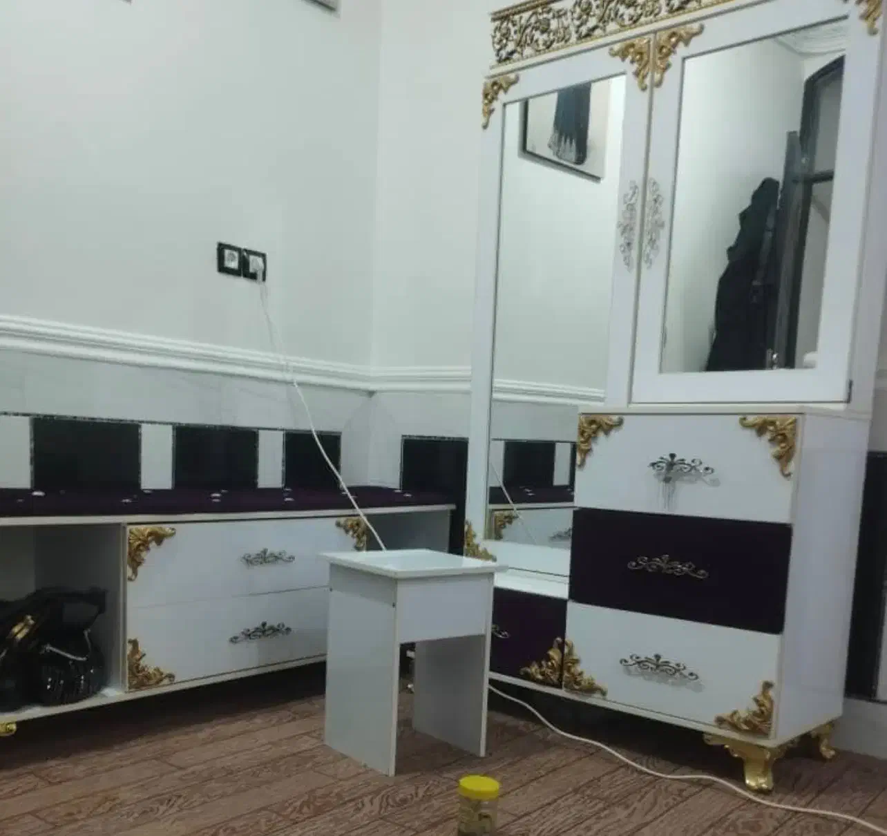 فروش میز آرایشی|تخت و سرویس خواب|لامرد, |دیوار