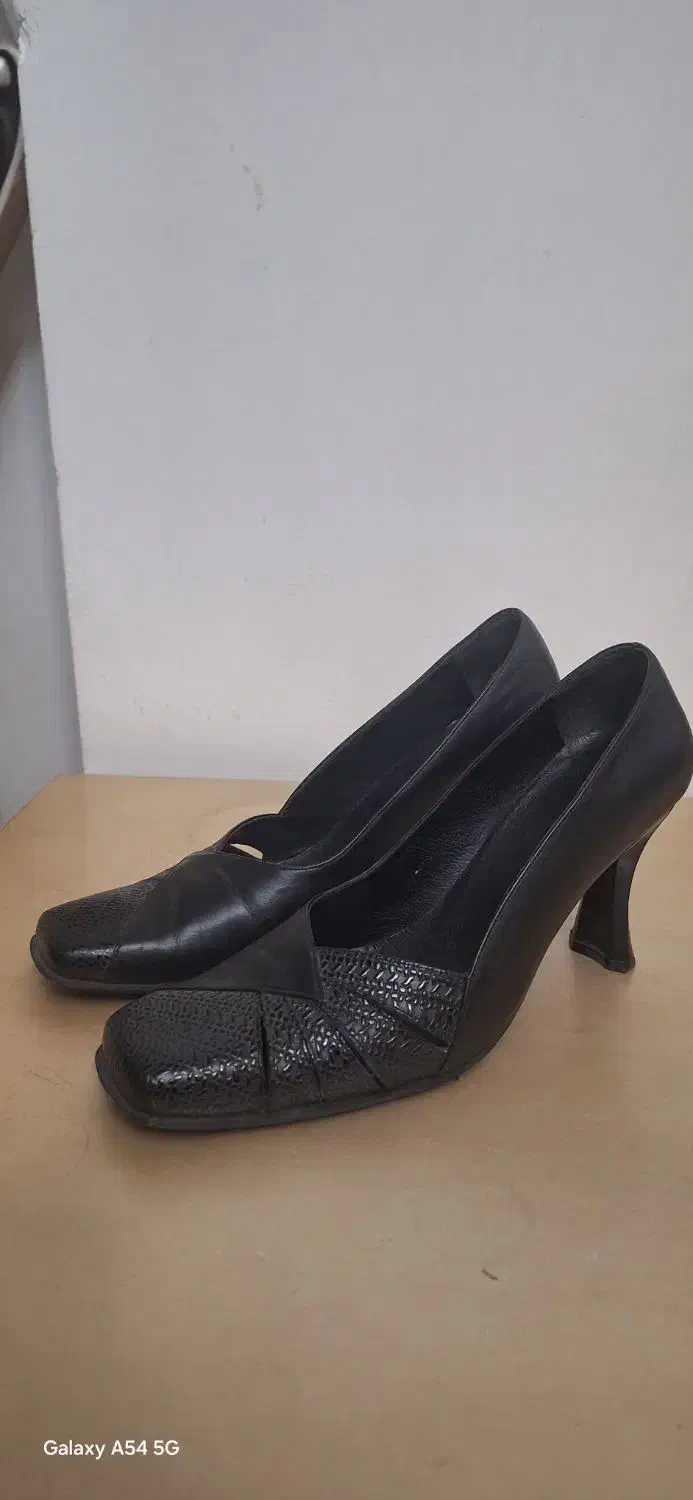 کفش مجلسی|کیف، کفش، کمربند|مراغه, |دیوار