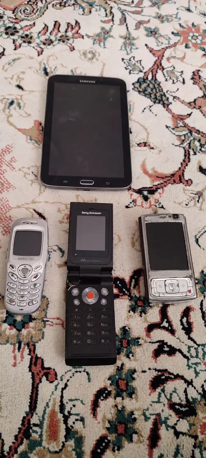 تعدادی گوشی وتبلت|موبایل|قم, شاه سید علی|دیوار