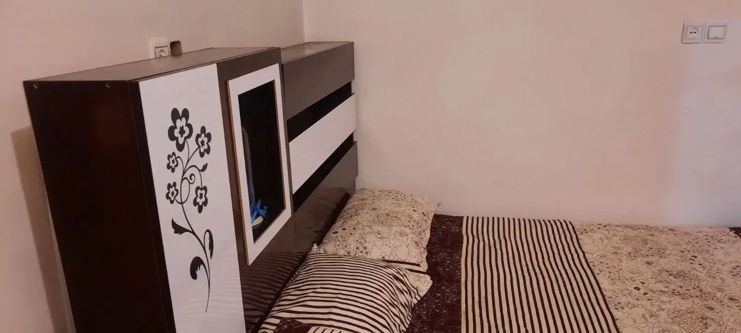 تخت خواب دونفره|تخت و سرویس خواب|فرخ‌شهر, |دیوار