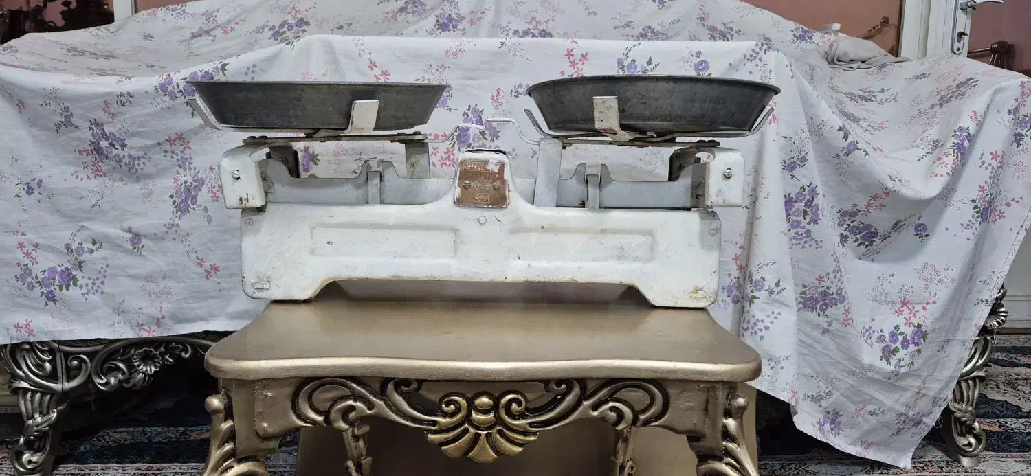 ترازو ۱۰کیلویی|کلکسیون اشیاء عتیقه|ابریشم, |دیوار