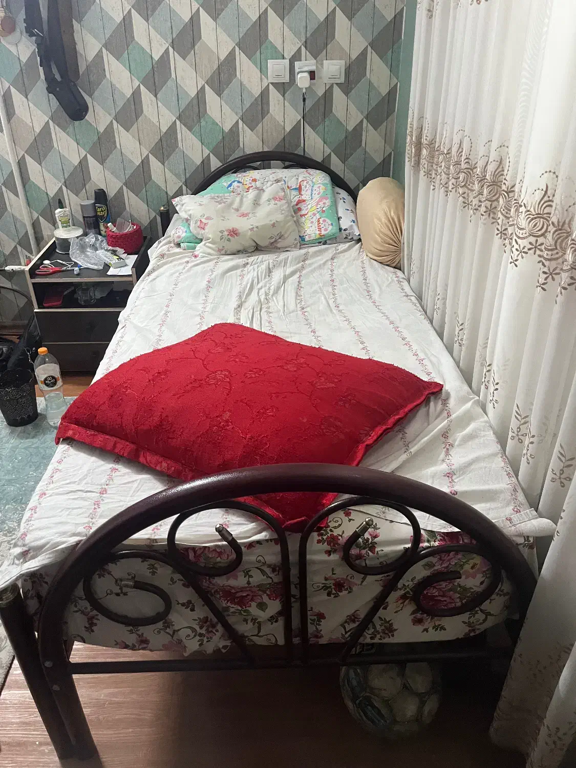 دراور و تخت|تخت و سرویس خواب|بجنورد, |دیوار