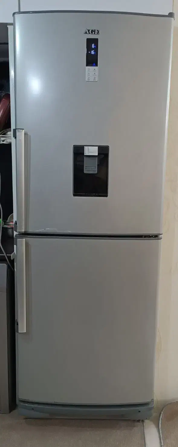 یخچال  فریزر همراه با آبسرد کن سالم|یخچال و فریزر|ازنا, |دیوار