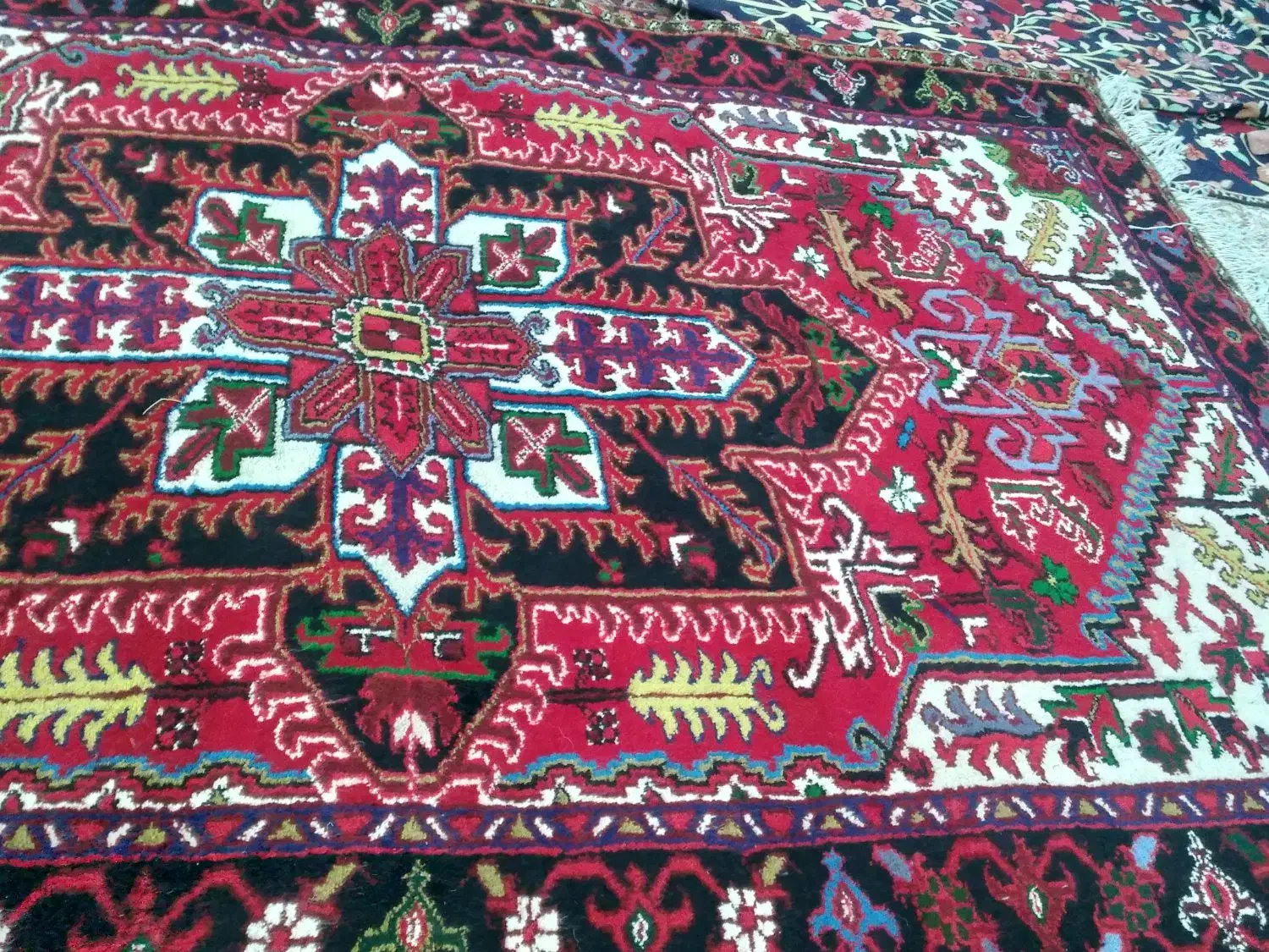 فرش اطراف هریس|فرش|هریس, |دیوار