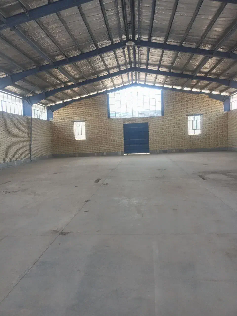 سوله‌‌ی اجاره ای شهرک بزرگ اصفهان جاده ی شاهین شهر|اجارهٔ دفتر صنعتی، کشاورزی، تجاری|شاهین‌شهر, شهرک صنعتی اصفهان|دیوار