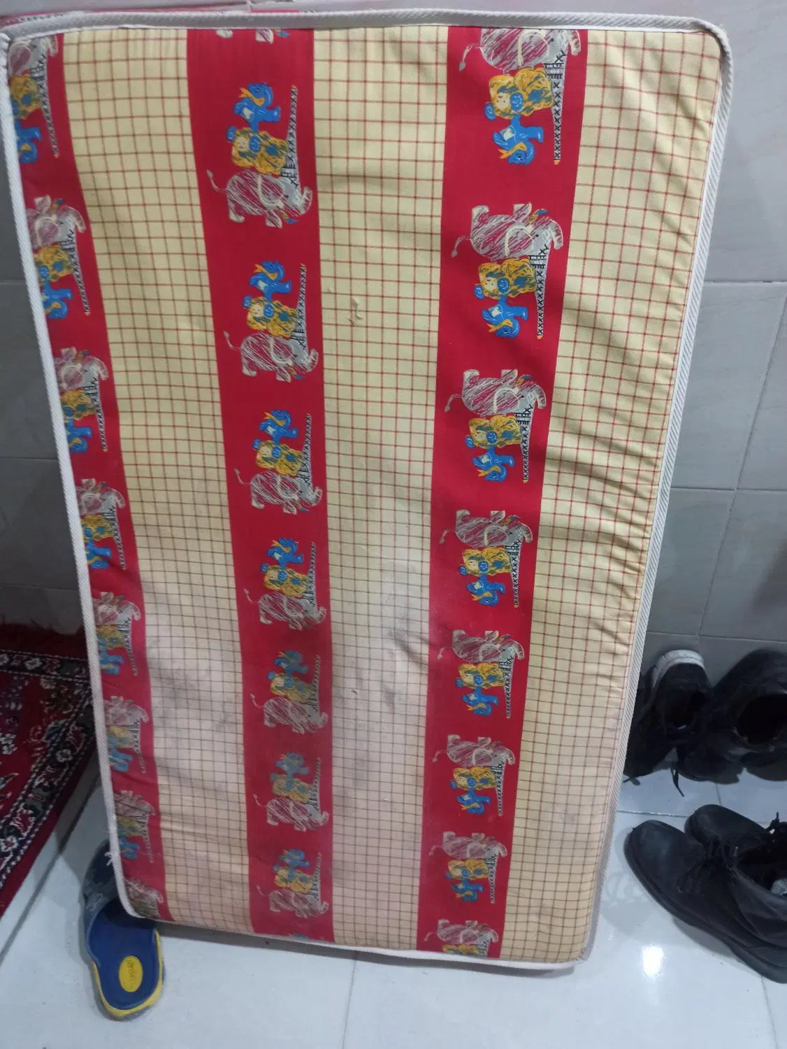 تشک|تشک تختخواب|کرج, حصار|دیوار