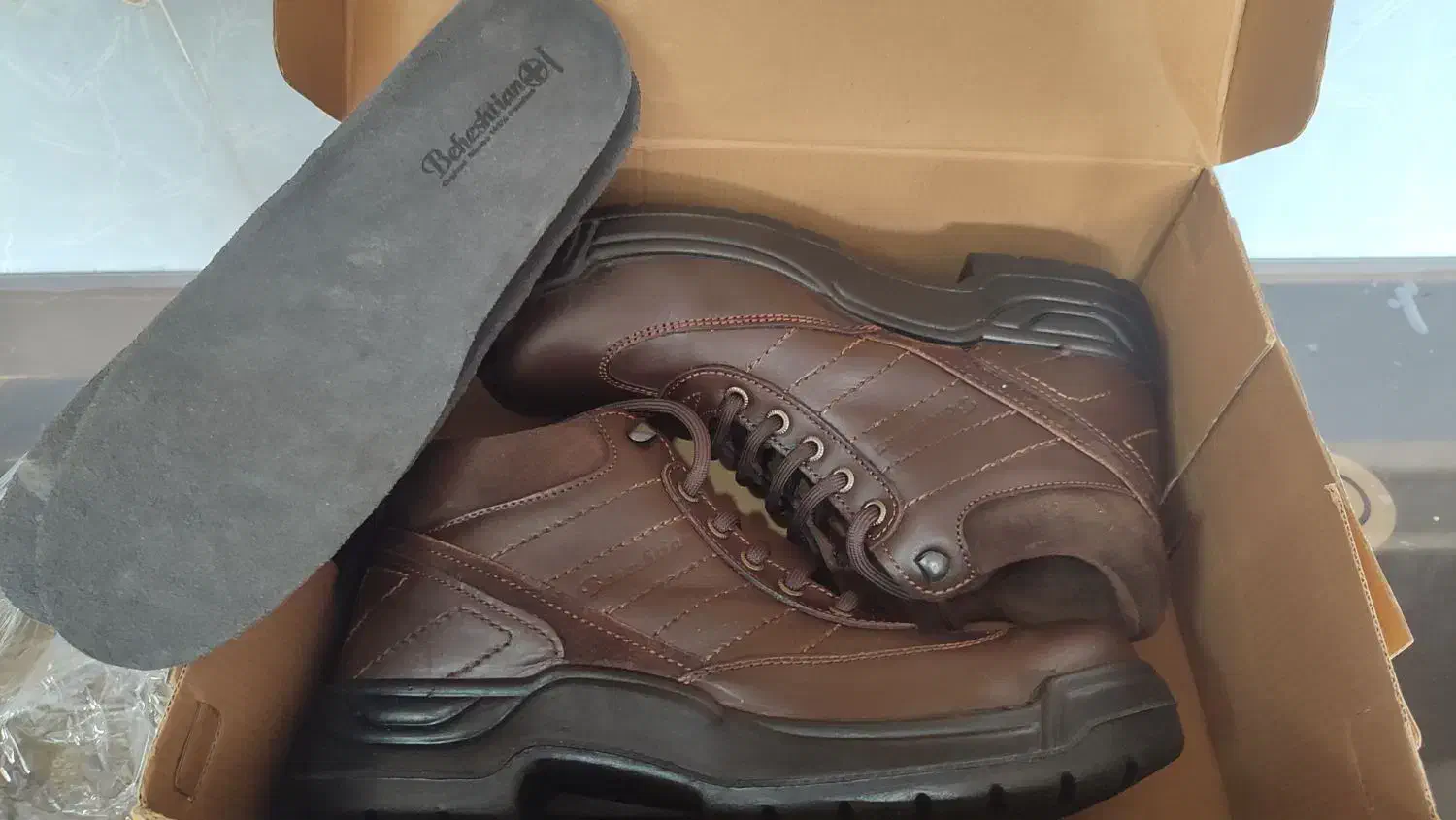 کفش ایمنی|کیف، کفش، کمربند|بندر کنگان, |دیوار