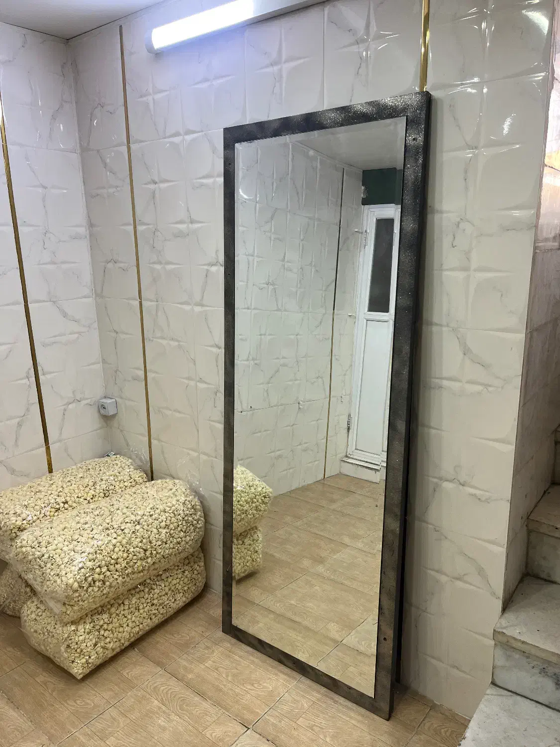 لوازم سالن|آرایشگاه و سالن‌های زیبایی|بردسکن, |دیوار