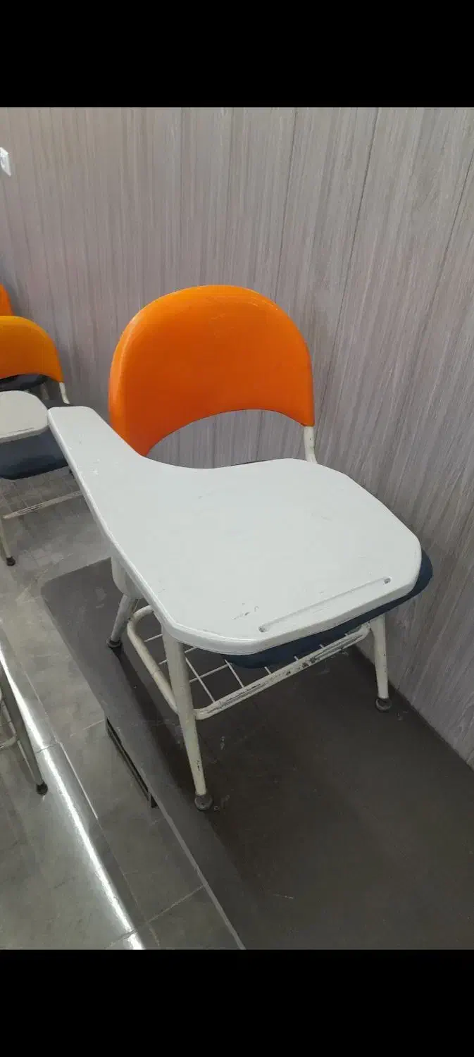 صندلی تکنفره دسته دار|صندلی و نیمکت|زنجان, |دیوار